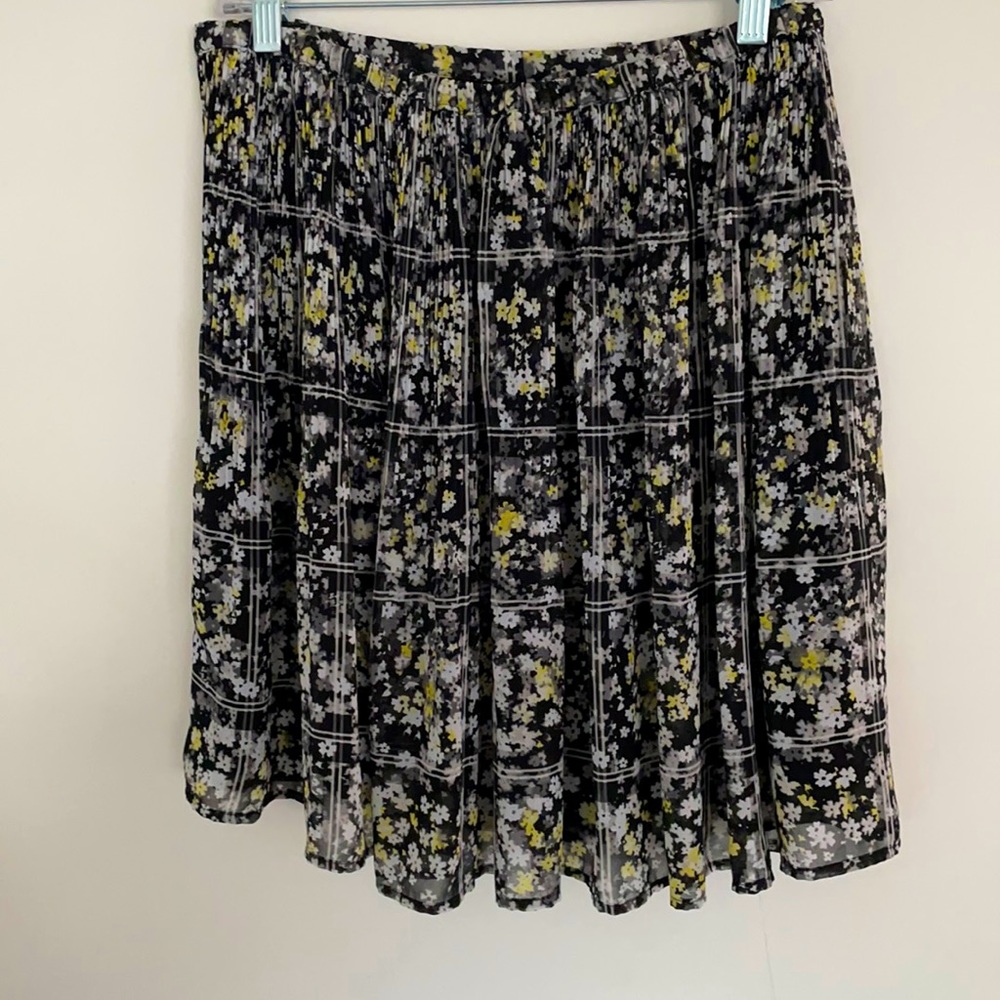 Flowery skirt